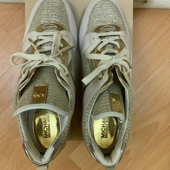 NWT Michael Kors Sneakers  Leather and glitter mesh Natural combo Size 9.5 - Picture 3 of 6